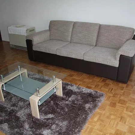Arena Center Apartmán *