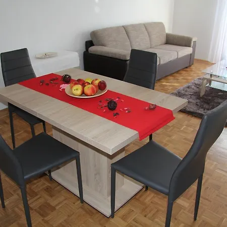 Apartament Arena Center *